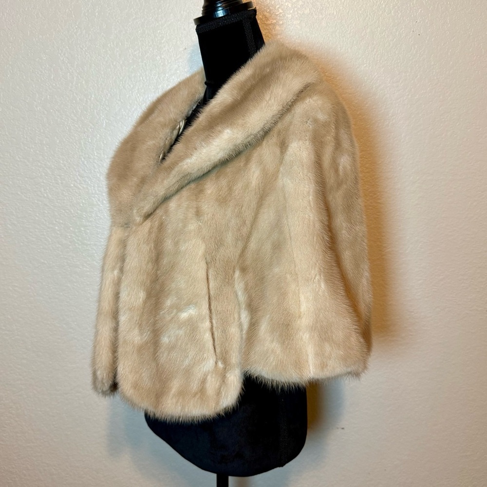 Vintage Furs by Robert Schechner Mink Stole Cape 60s/70s Dark Cream - Picture 6 of 16